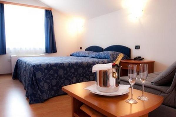 Hotel Makin Novigrad Istria Quarto foto